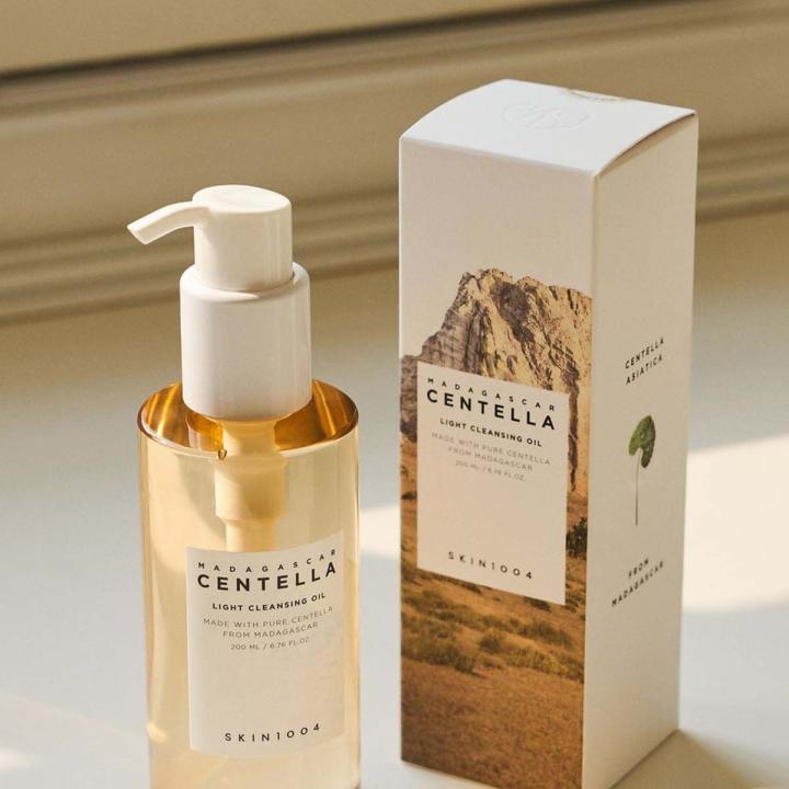 Madagascar Centella Light Cleansing Oil